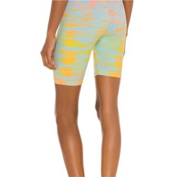 Puma Women's Tie-Dyed Bike Shorts Size Large - Picture 3 of 12